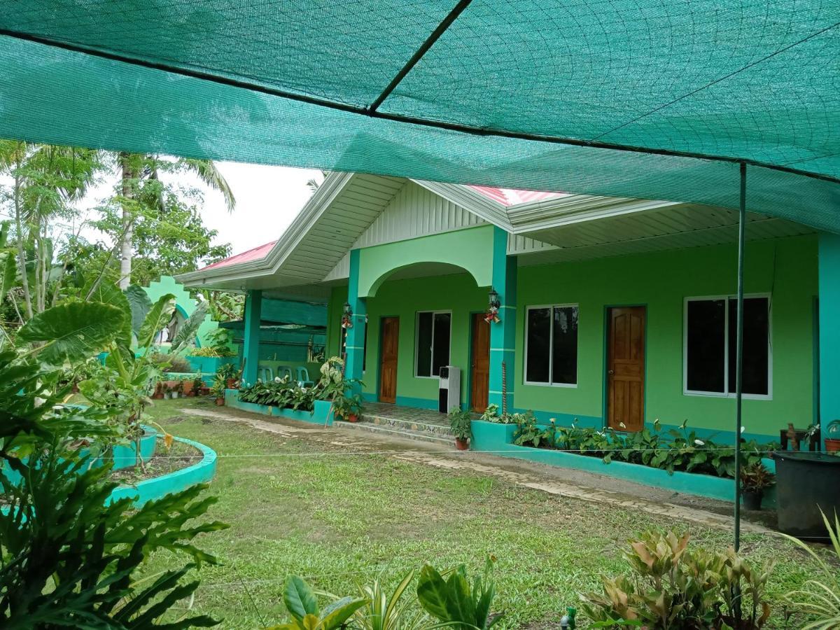 Barril Green Homestay Batuan Экстерьер фото