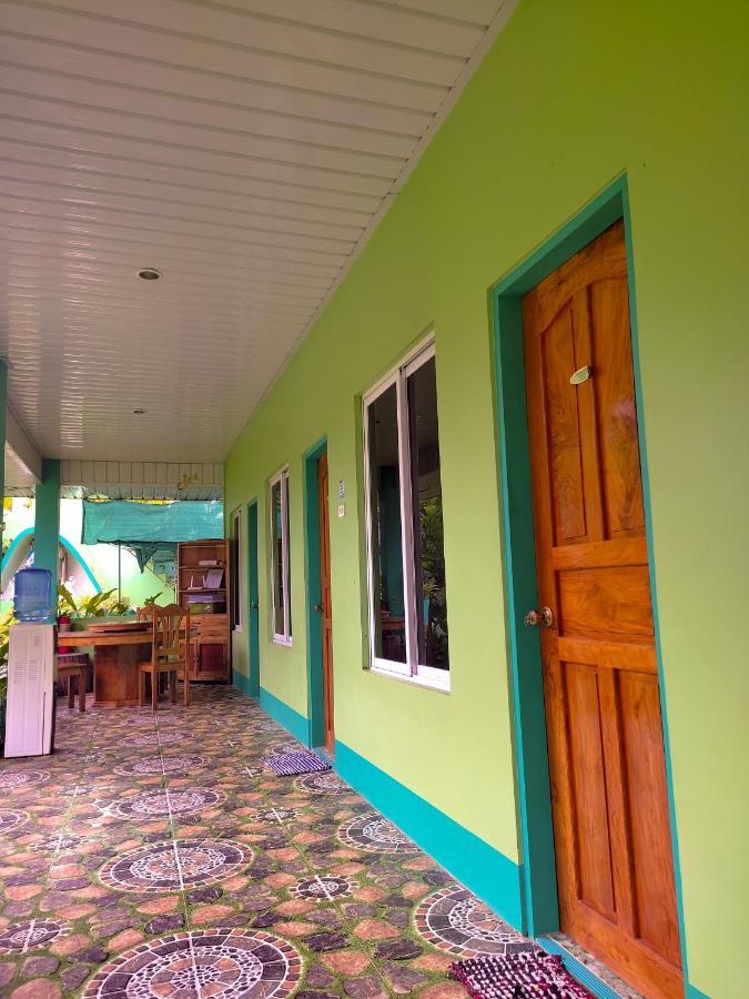 Barril Green Homestay Batuan Экстерьер фото